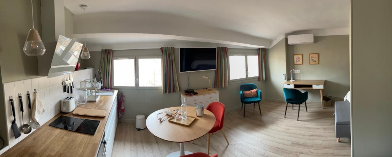 Au cœur du vieux Toulon au calme appartement rénové climatisé confortable étage élevé avec ascenseur proche parking et toutes commodités Exterior foto