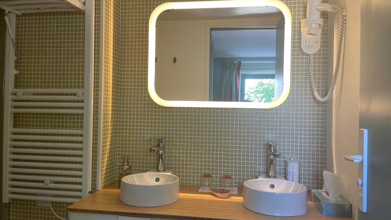 Au cœur du vieux Toulon au calme appartement rénové climatisé confortable étage élevé avec ascenseur proche parking et toutes commodités Exterior foto