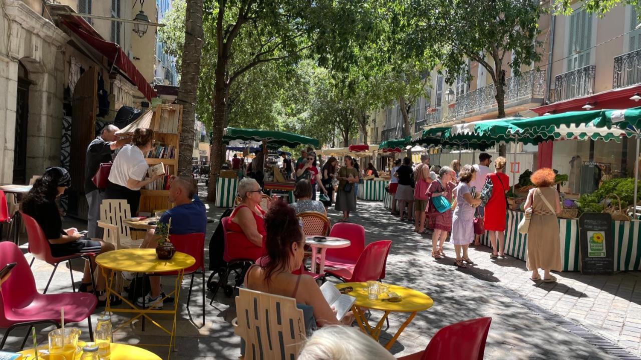 Au cœur du vieux Toulon au calme appartement rénové climatisé confortable étage élevé avec ascenseur proche parking et toutes commodités Exterior foto